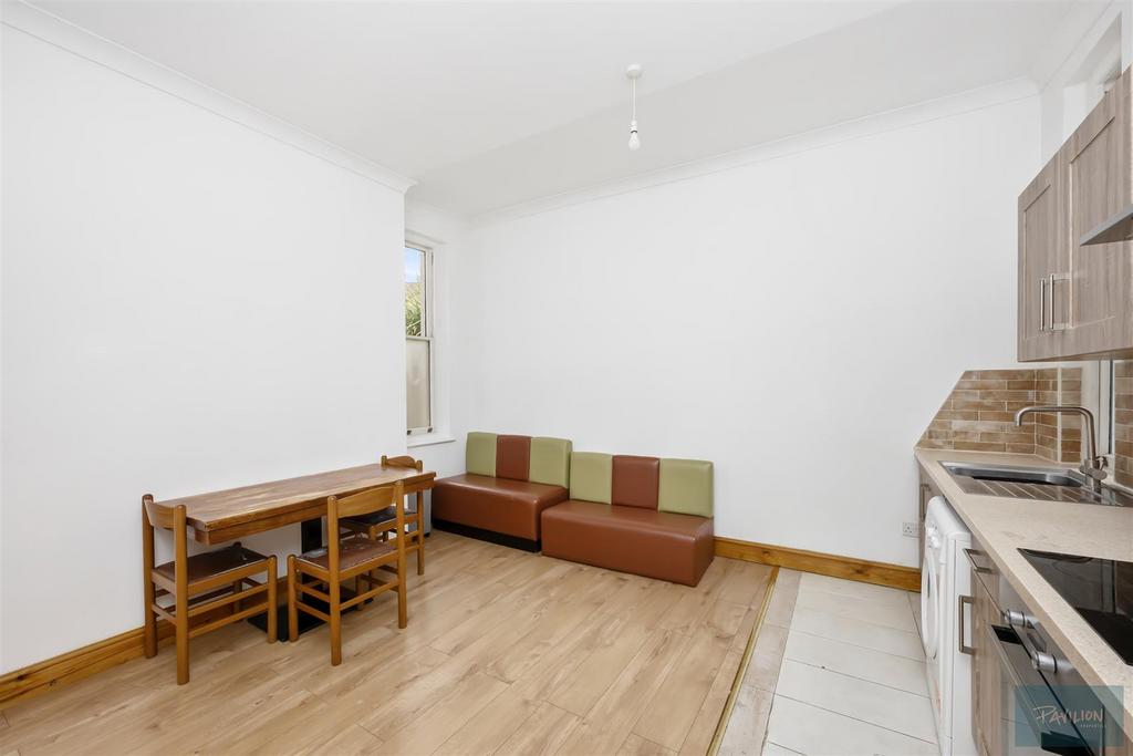Wellington Road 18 A, Flat 7-011.JPG