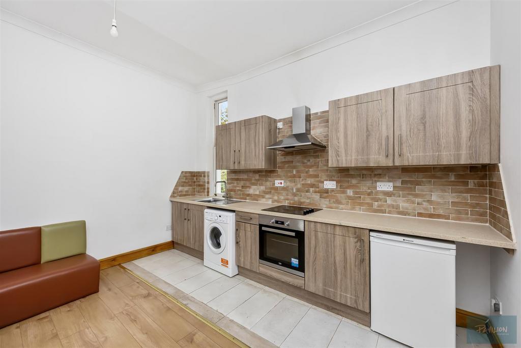 Wellington Road 18 A, Flat 7-012.JPG