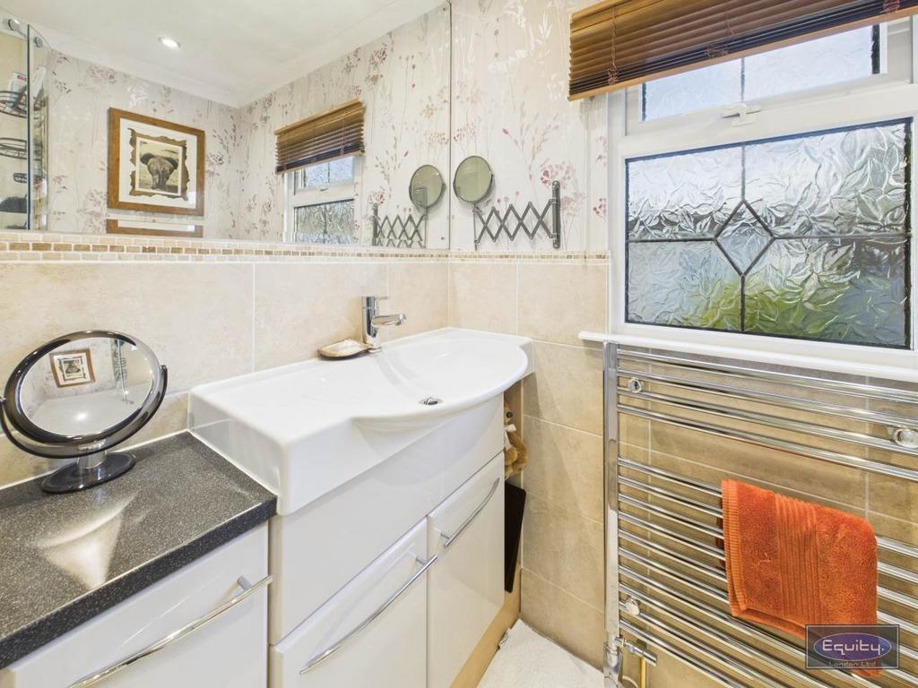 Shower room 2