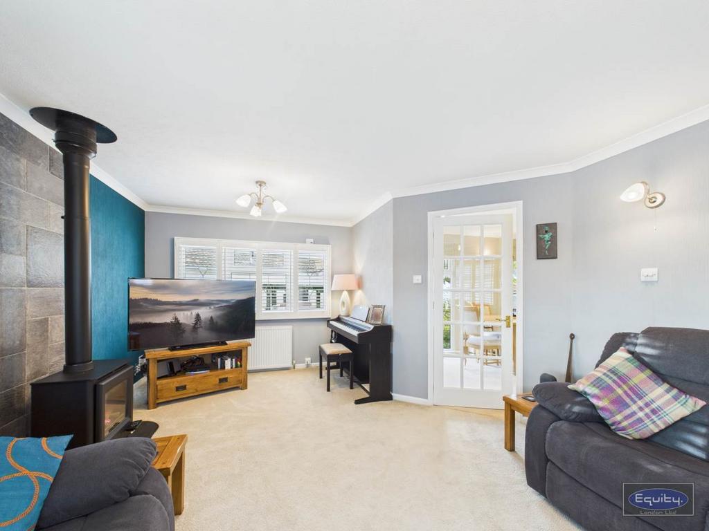 Living room 4