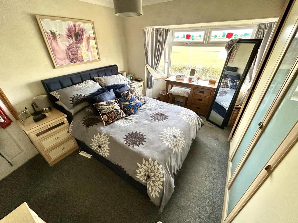 Bed 1.JPG