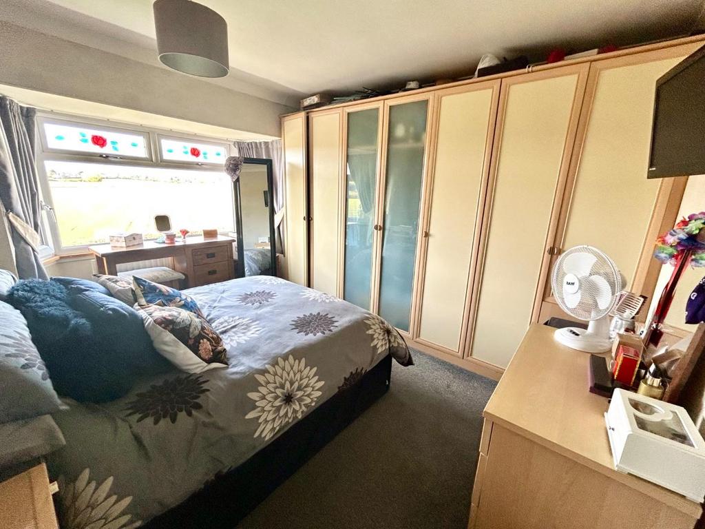 Bed 1 2.JPG