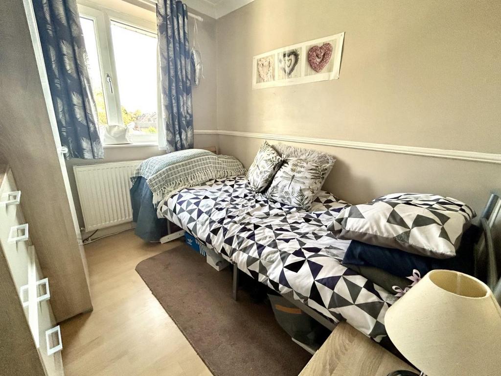 Bed 3.JPG