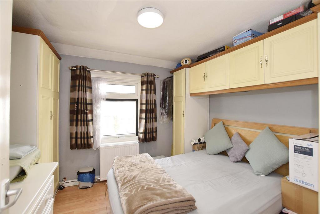 Bedroom 1.jpg