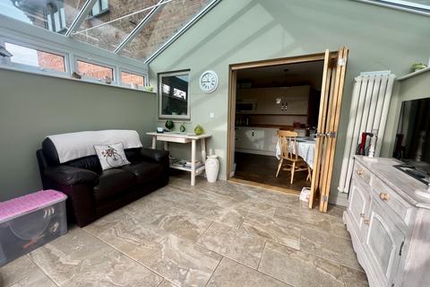 25 Anscomb Way, Woodford Halse, Daventry, NN11 3SR