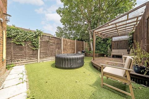 4 Sybil Phoenix Close, London, SE8 5BA