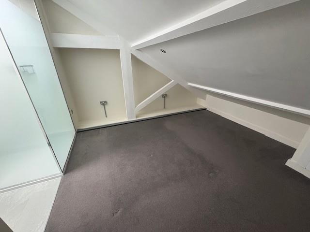 Upperbedroom.jpg
