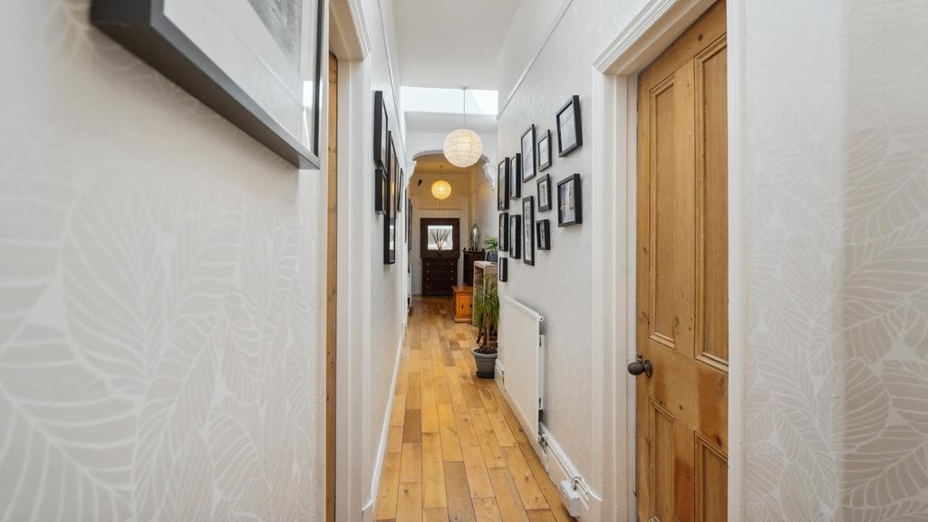40ft Inner Hallway