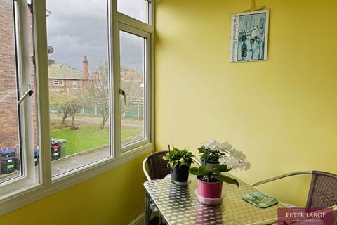 2 bedroom flat for sale, Brandon Court Rhyl LL18 3DG