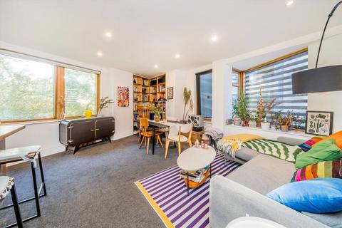 2 bedroom flat for sale, Lea Bridge Road, London E5