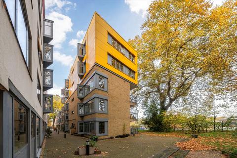 2 bedroom flat for sale, Lea Bridge Road, London E5