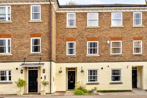 undefined, London Road, Horsham, RH12