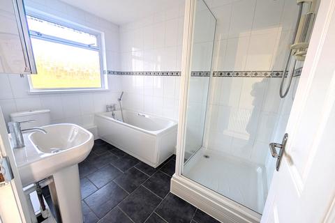 3 bedroom detached bungalow to rent, Carradale. 43 Church Road, Roch. SA62 6BG