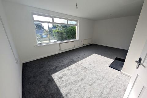 3 bedroom detached bungalow to rent, Carradale. 43 Church Road, Roch. SA62 6BG