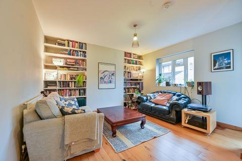 Wesley Close, Elephant and Castle, London, SE17
