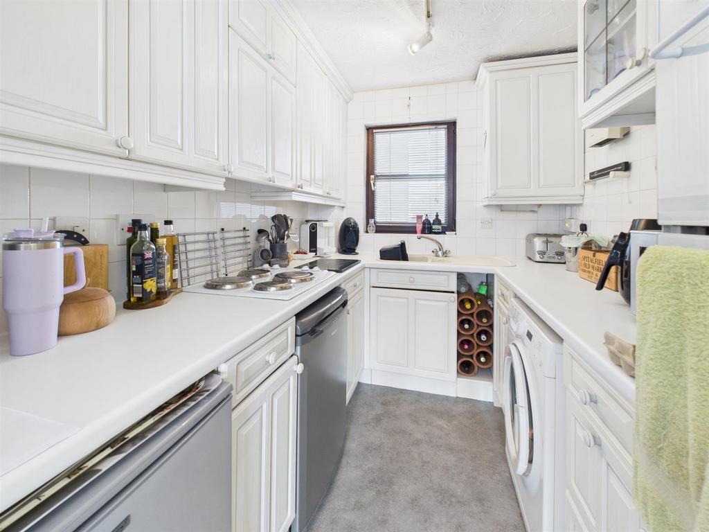 Kitchen: