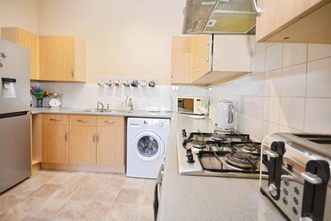 2 bedroom apartment for sale, School Close, Chesham