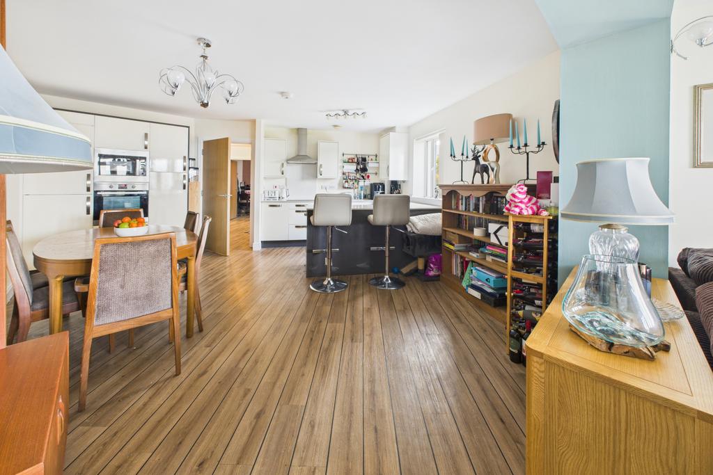 Kitchen/Dining Area