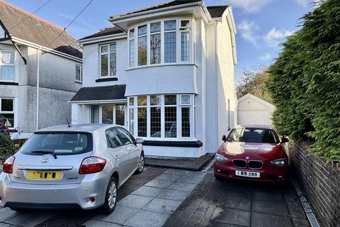 4 bedroom detached house for sale, Pentwyn Road, Ammanford