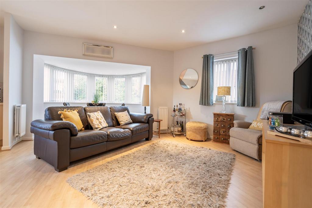 Living Room / Kitchen