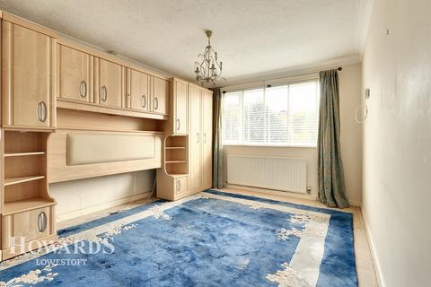 7 Allen Road, Lowestoft, NR32 3PD