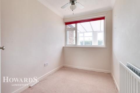 7 Allen Road, Lowestoft, NR32 3PD