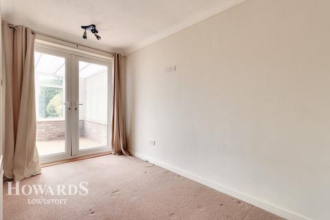 7 Allen Road, Lowestoft, NR32 3PD