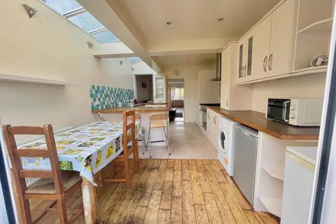 undefined, Albion Road, Hounslow TW3