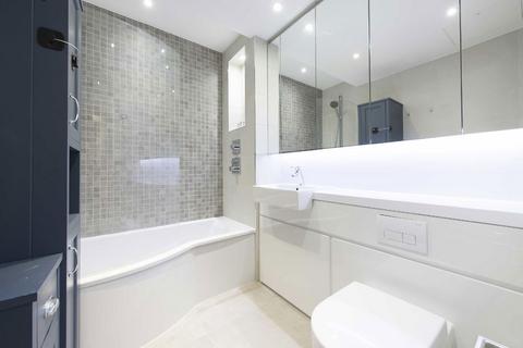 1 bedroom flat to rent, West Smithfield, London EC1A