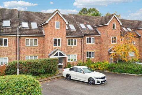 undefined, Old Fives Court, Burnham, SL1