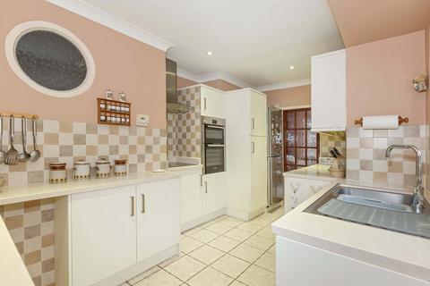 2 bedroom detached bungalow for sale, Church Close, Lancing