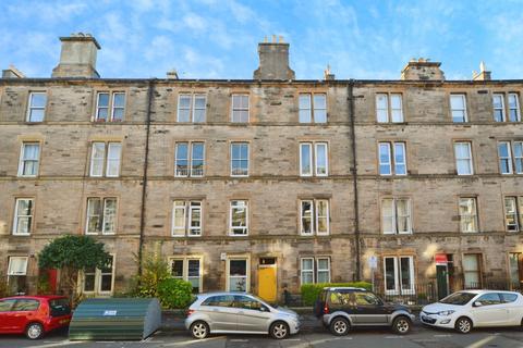 3 bedroom flat to rent, Blackwood Crescent, Edinburgh, EH9