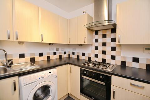 3 bedroom flat to rent, Blackwood Crescent, Edinburgh, EH9