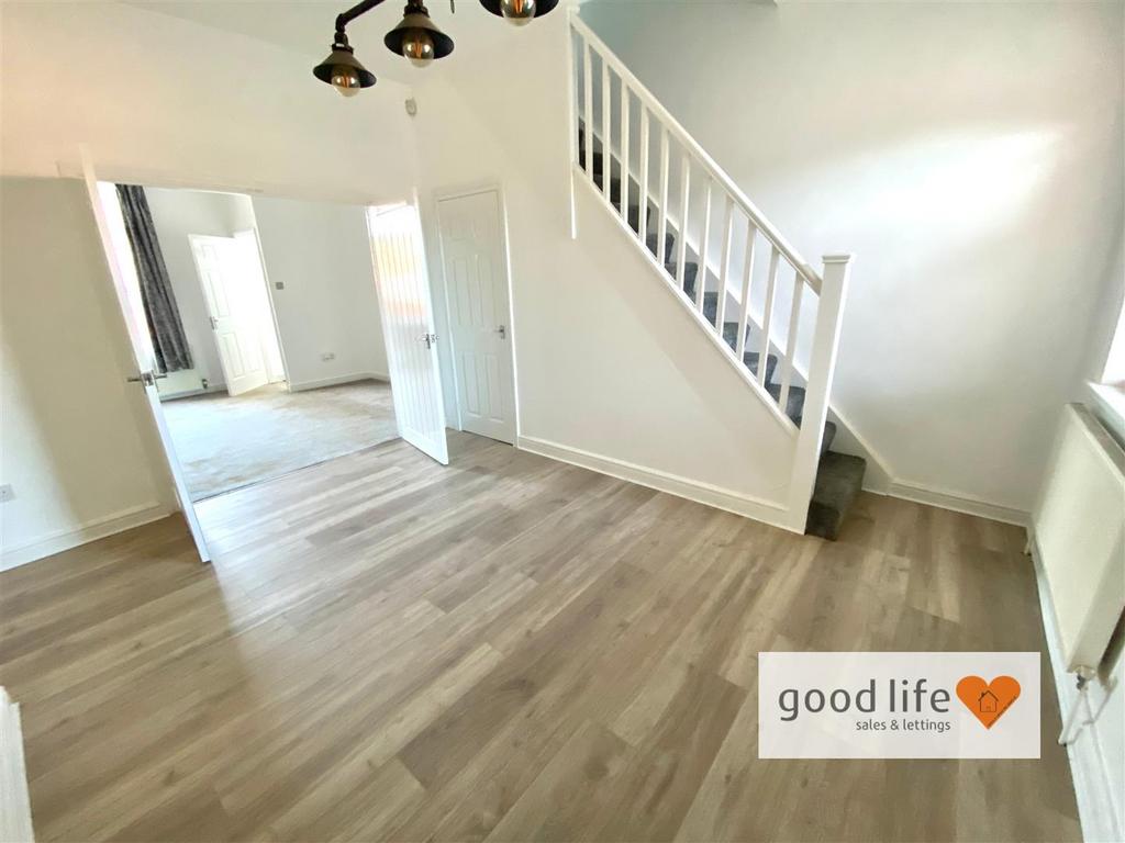 20251028 103612365 i OS13scotlandstreet.jpg