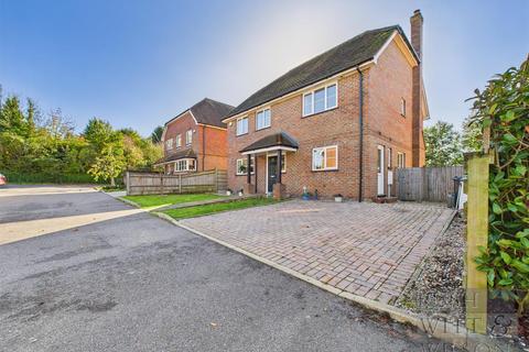 6 bedroom detached house for sale, Doleham Close, Guestling