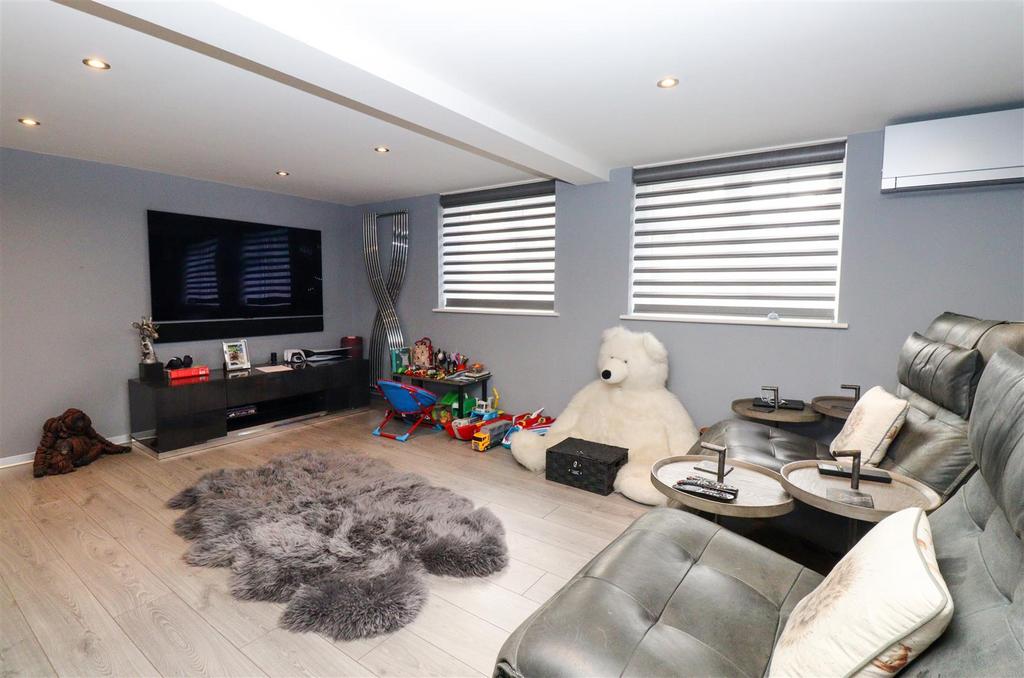 Dining Room/Den