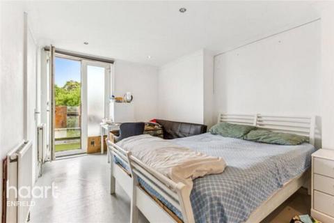 undefined, Hornsey Road, LONDON