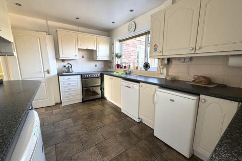 2 bedroom semi-detached bungalow for sale, Faversham Road, Burton-on-Trent, DE13