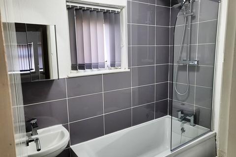 3 bedroom semi-detached house to rent, Rosewood Avenue, Haslingden BB4