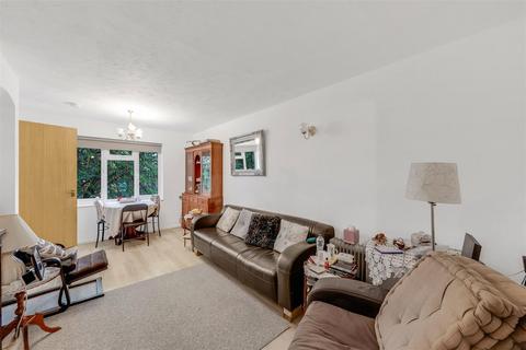 undefined, Chelwood Close, London E4