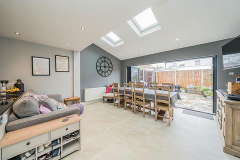 undefined, Talbot Road, Twickenham TW2