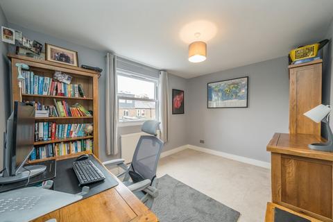 42 Talbot Road, Twickenham, TW2 6SJ