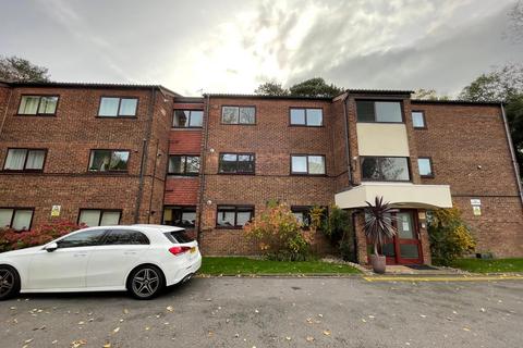 2 bedroom flat to rent, Dean Park Road, Bournemouth BH1