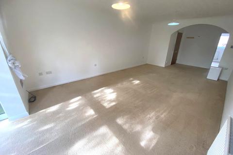 2 bedroom flat to rent, Dean Park Road, Bournemouth BH1