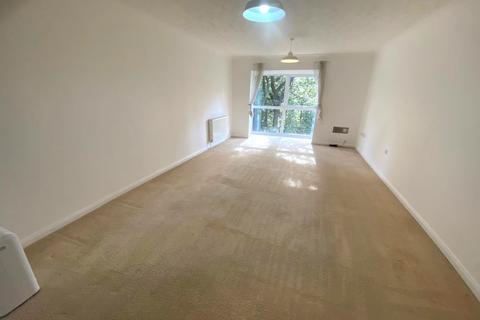 2 bedroom flat to rent, Dean Park Road, Bournemouth BH1