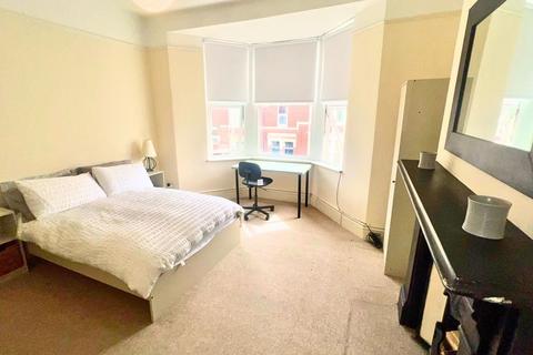 3 bedroom flat to rent, Shortridge Terrace, Tyne and Wear NE2