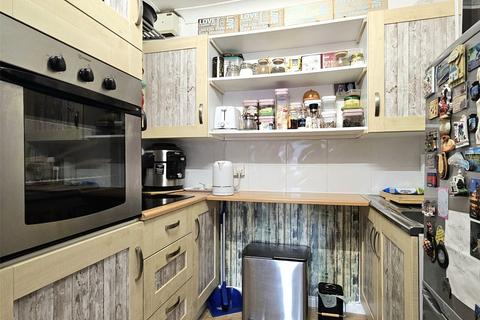 1 bedroom apartment for sale, Mount Hermon Road, Woking, Surrey, GU22