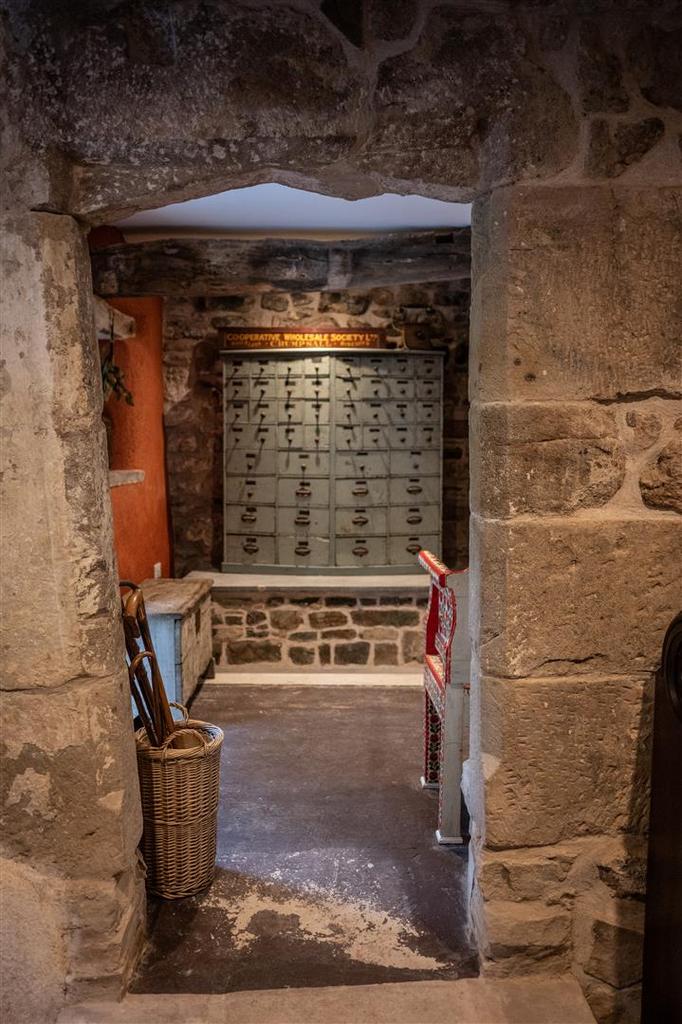 Castlehowe Boot Room d.jpg