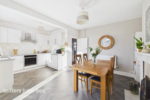 3 bedroom semi-detached house for sale, Gainsborough Road, Crewe