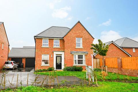 4 bedroom detached house for sale, Napier Close, Leighton Buzzard